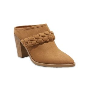 Women's Avis Mule Heels - Universal
Thread™ Cognac 6.5